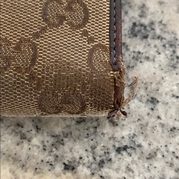 Authentic Vintage Gucci Wallet - Picture 4 of 10